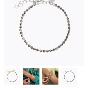 Caroline svedbom armband - Säljer mitt Caroline svedbom armband modell Siri braclet. Super fina mörka stenar, aldrig använt då jag fick samma fast guld i present! Nypris är 695kr❤️man får med förpackning!
