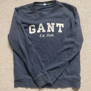 Gant tröja - En snygg Blå gant tröja i storlek 158-165 bara att komma med frågor eller annat🥂
