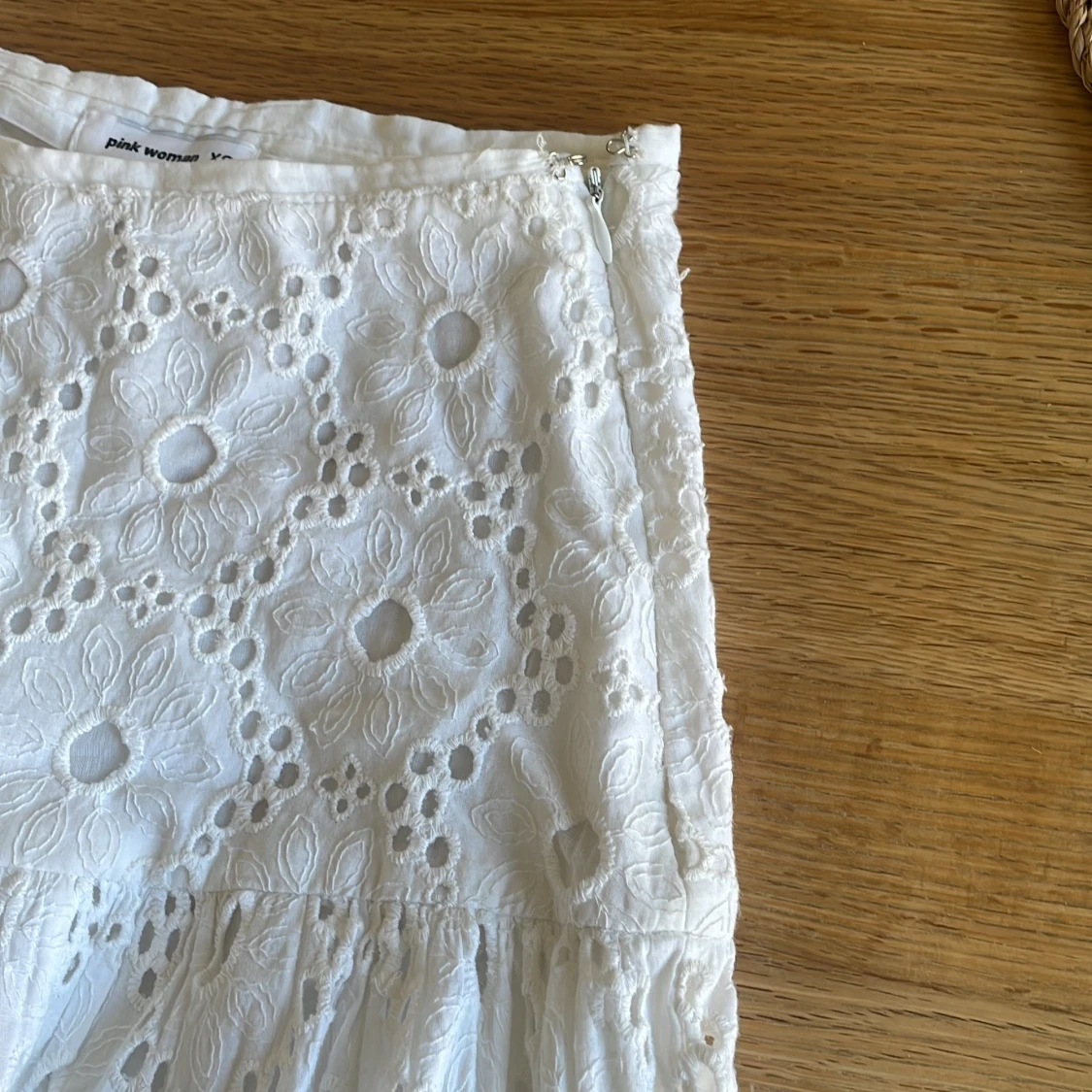 Vit broderad långkjol från Pink Woman - 1