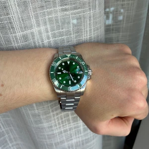 Seiko mod klocka ”hulk” - Nybyggd, aldrig använd. Seiko NH36A urverk. Toppskick, allt fungerar precis som det ska. Riktigt fin.