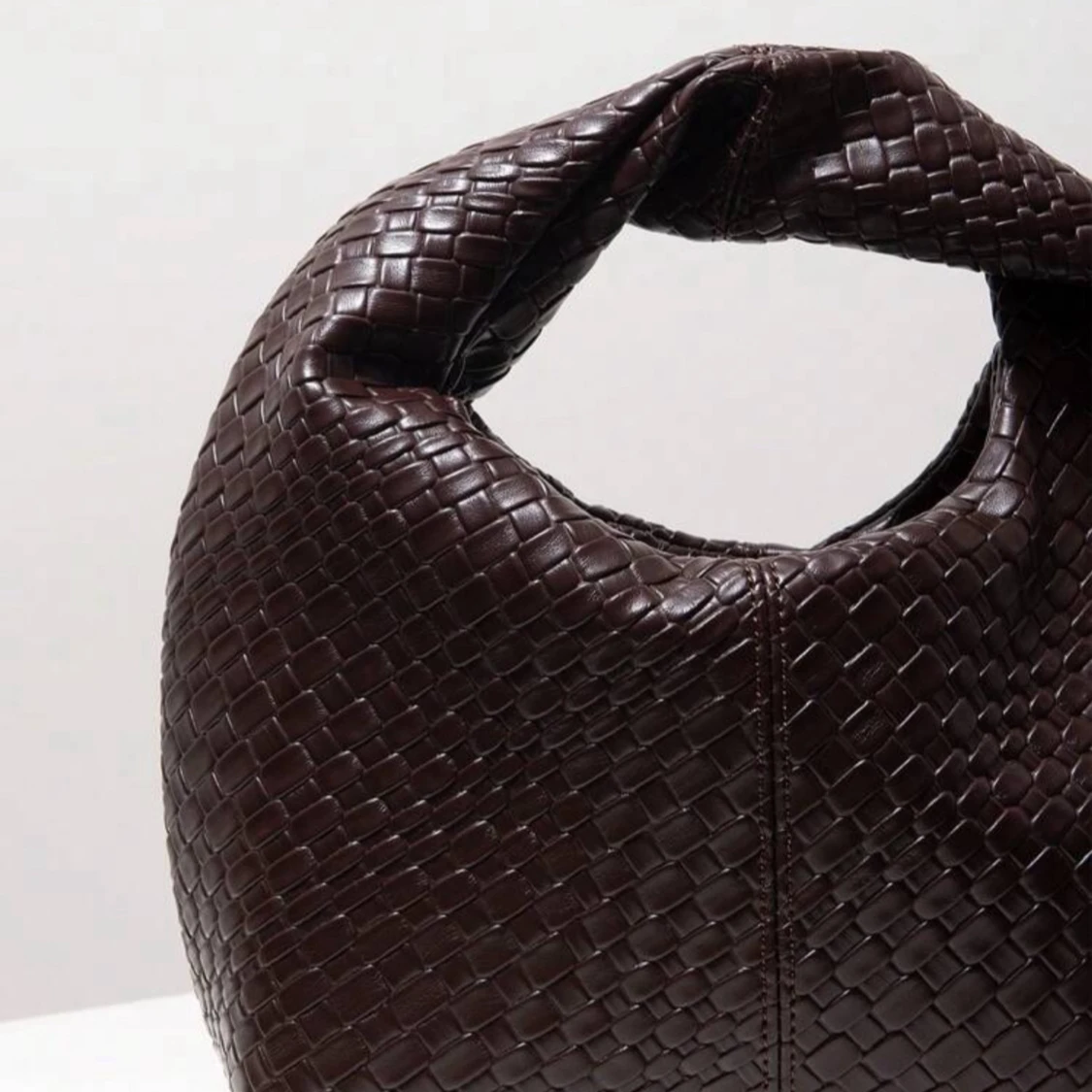 Chokladbrun väska med struktur - 3