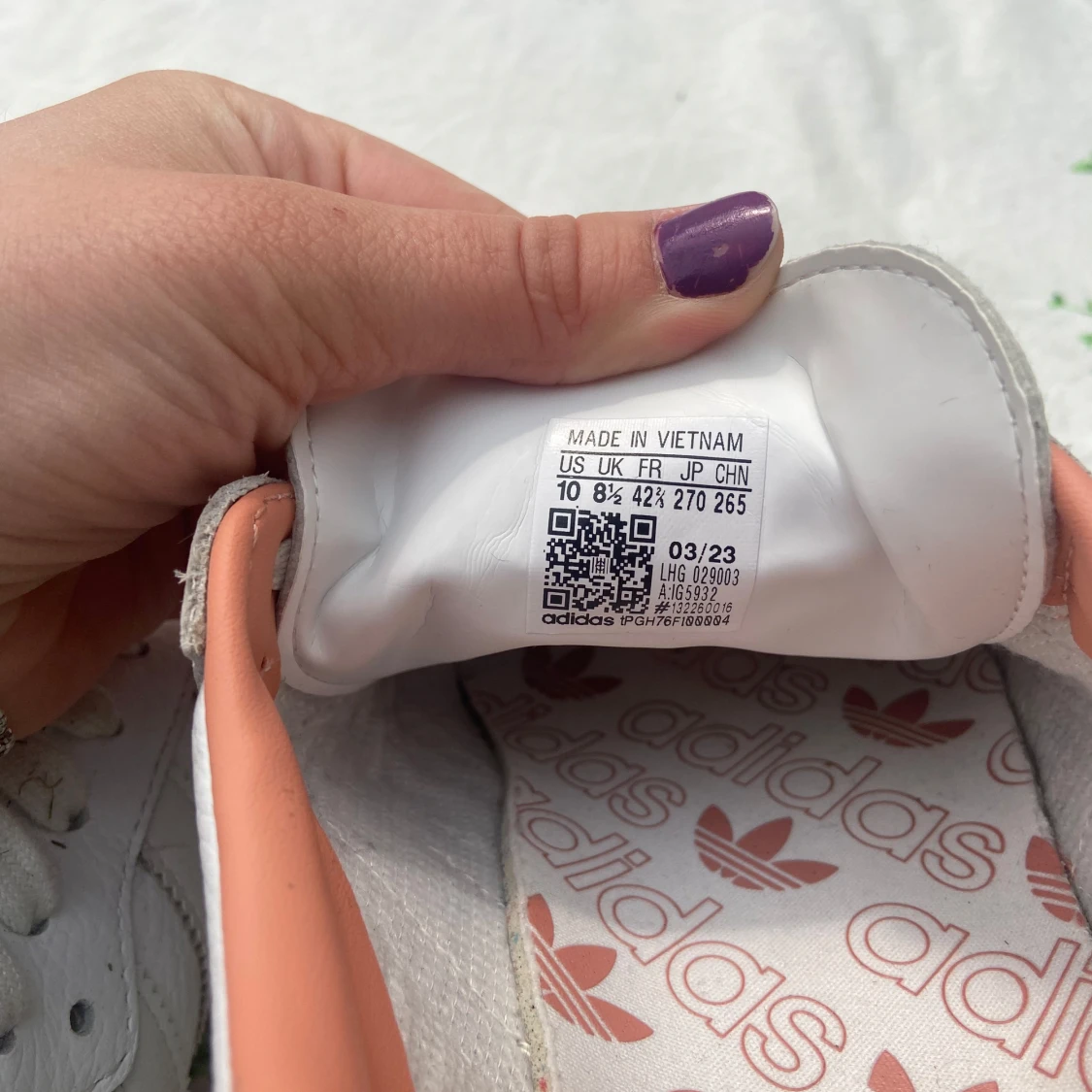 Adidas Samba i vitt och korall - 3