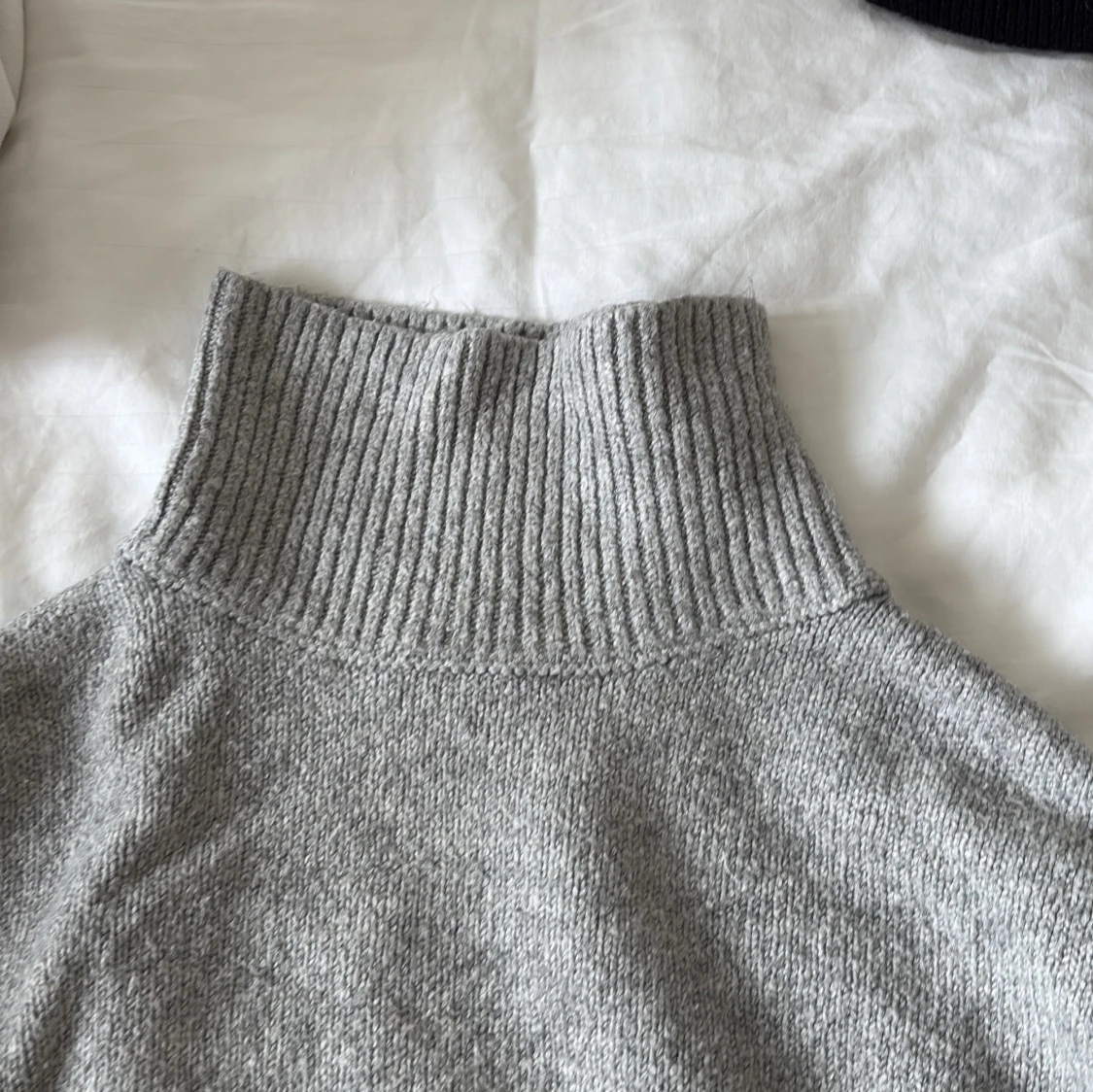 Grå polotröja från Pull&Bear - 2