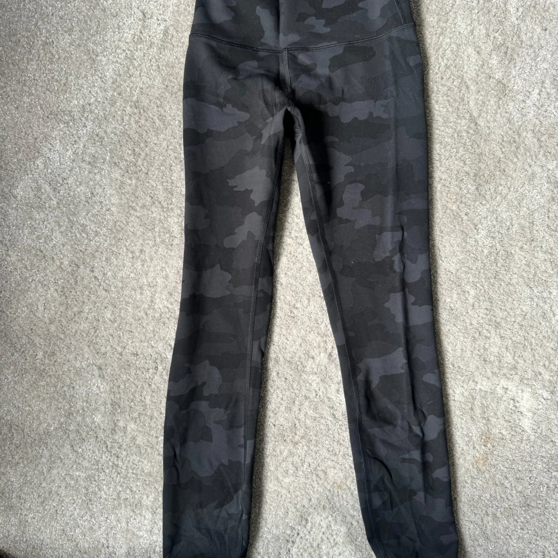 Svarta camo leggings från Lululemon