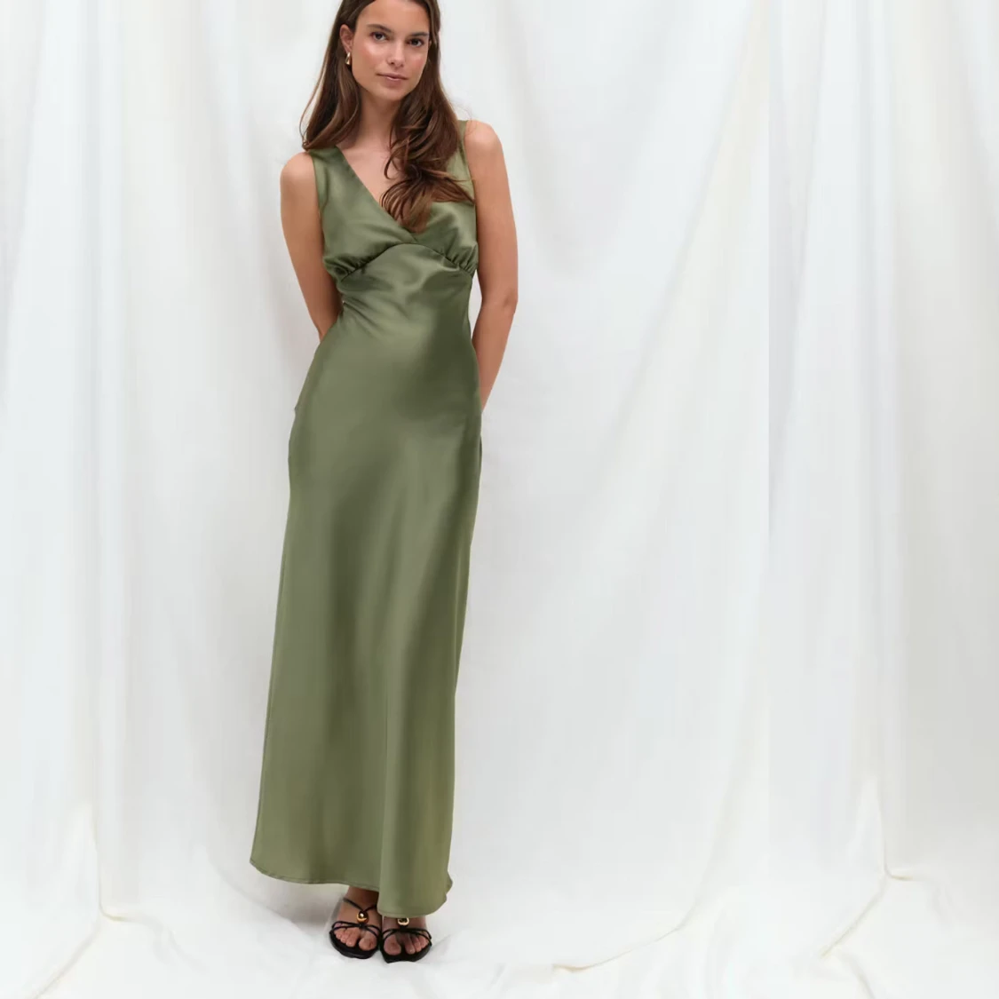 Grön satinklänning