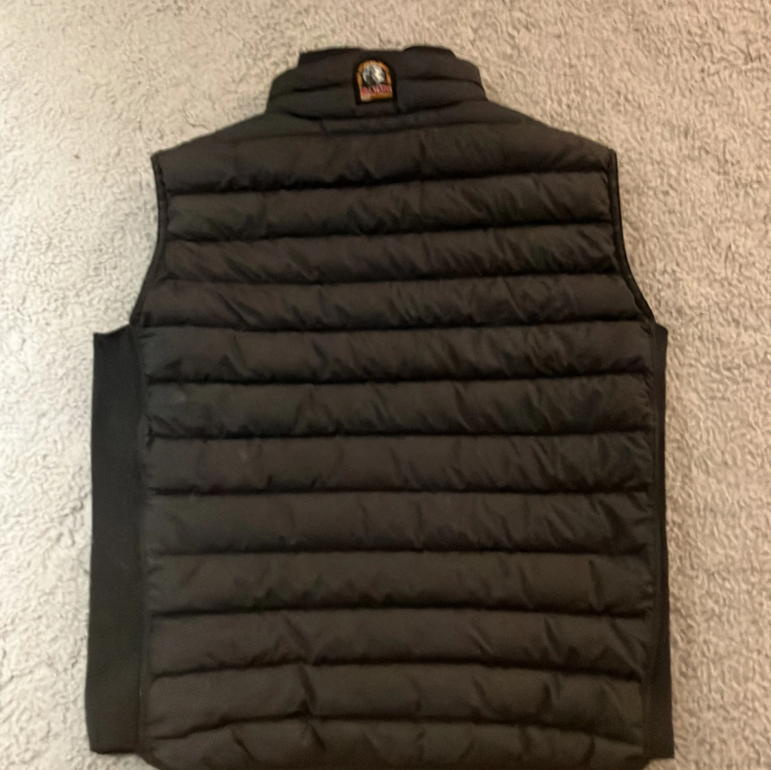Svart dunväst från Parajumpers - 1