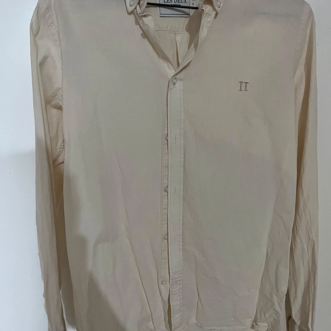 Beige skjorta från Les Deux, strl S