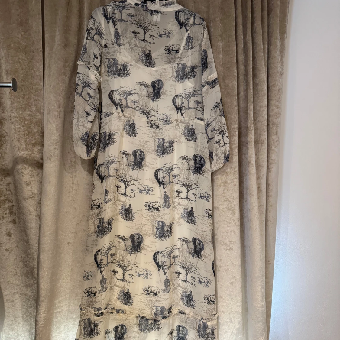 Beige långklänning Visual Clothing Project - 1