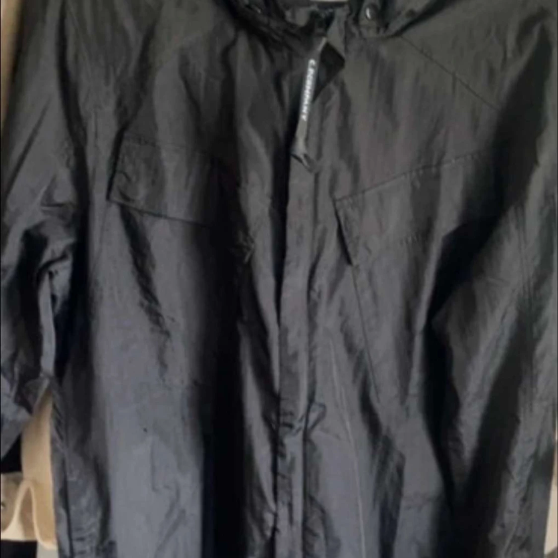 Svart vindjacka med goggles från C.P. Company - 2