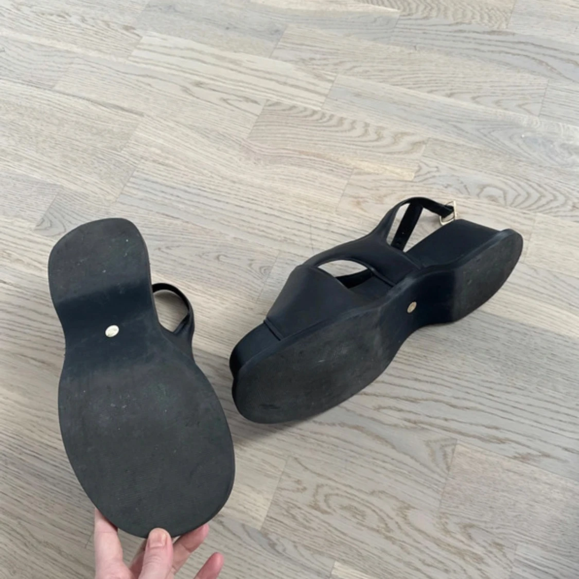 Svarta sandaler från Zara - 3