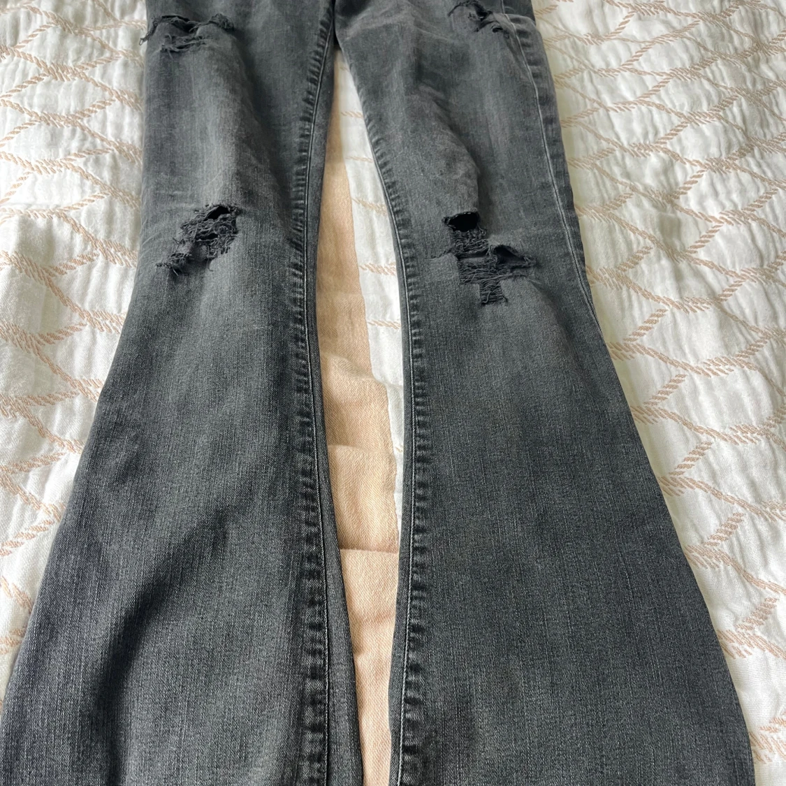 Svarta bootcut jeans - 1