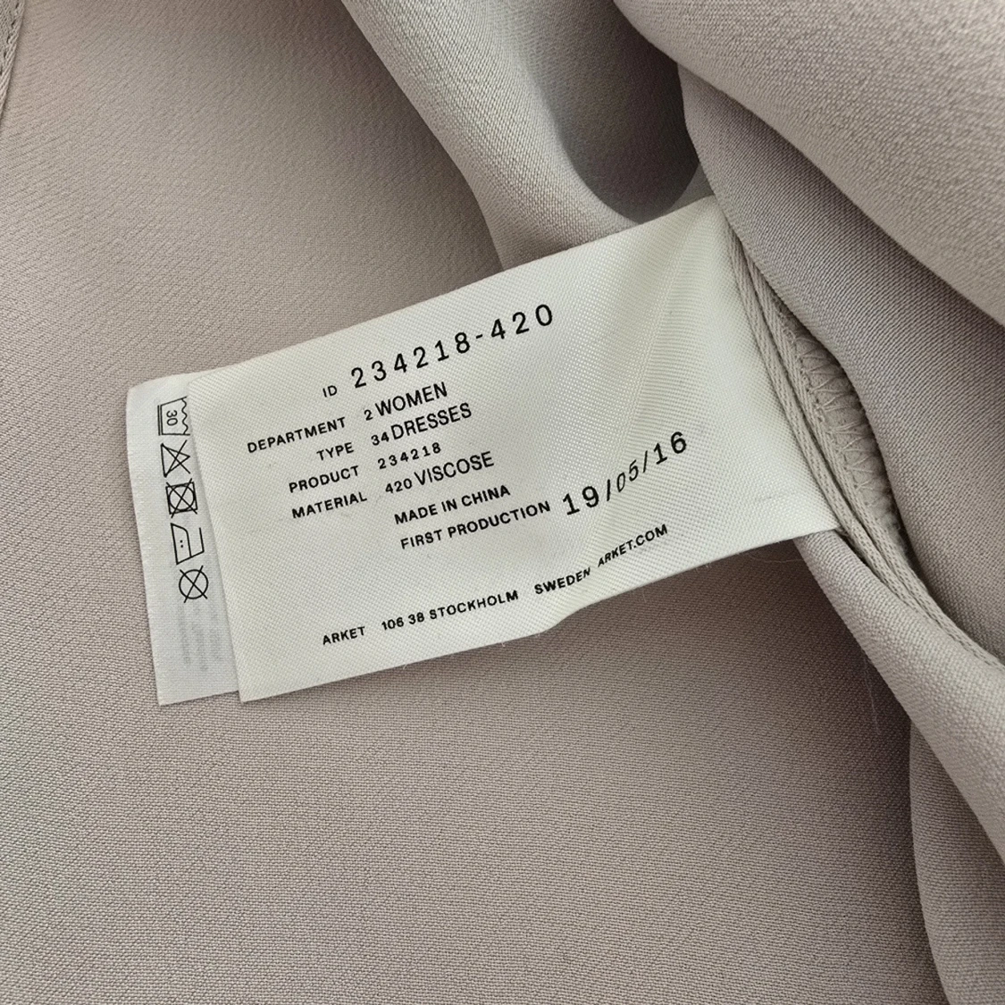 Ljusbeige långärmad skjortklänning - 4