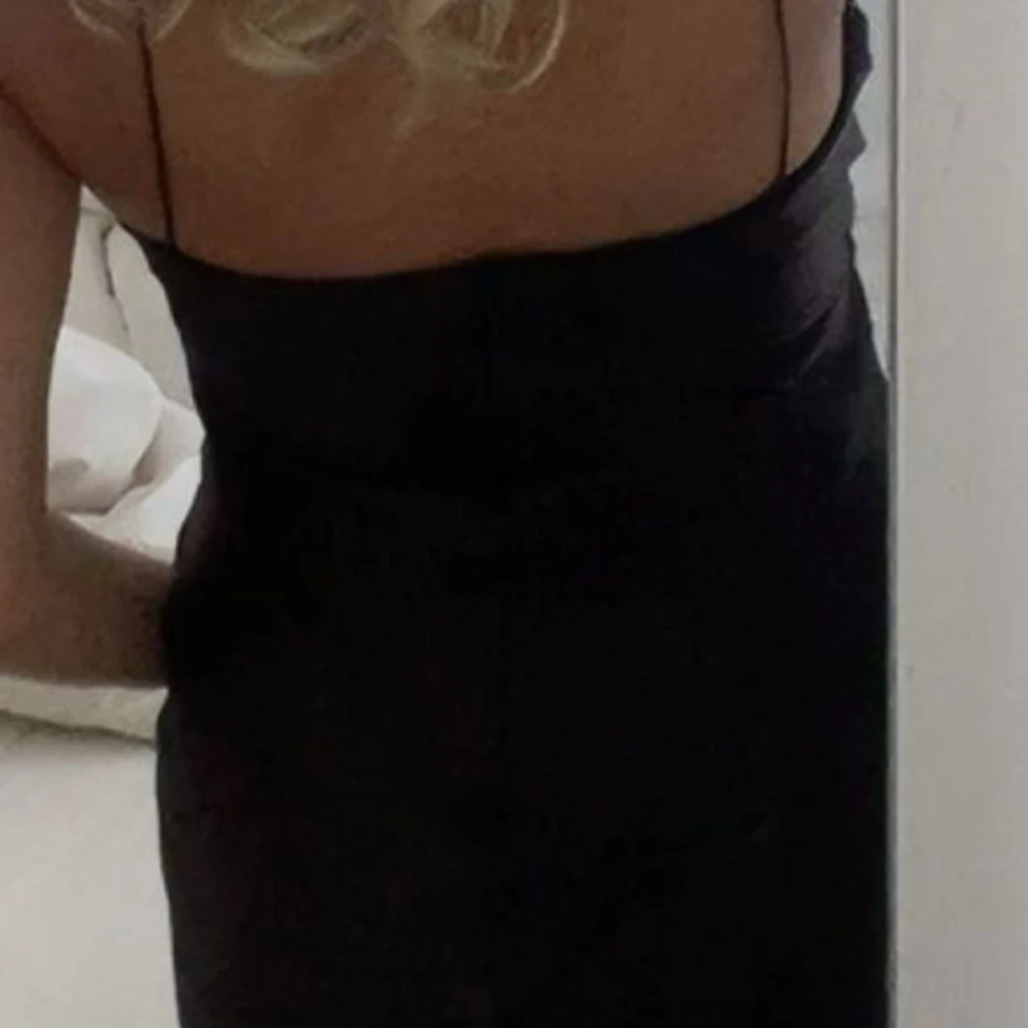 Svart silkes klänning - 2