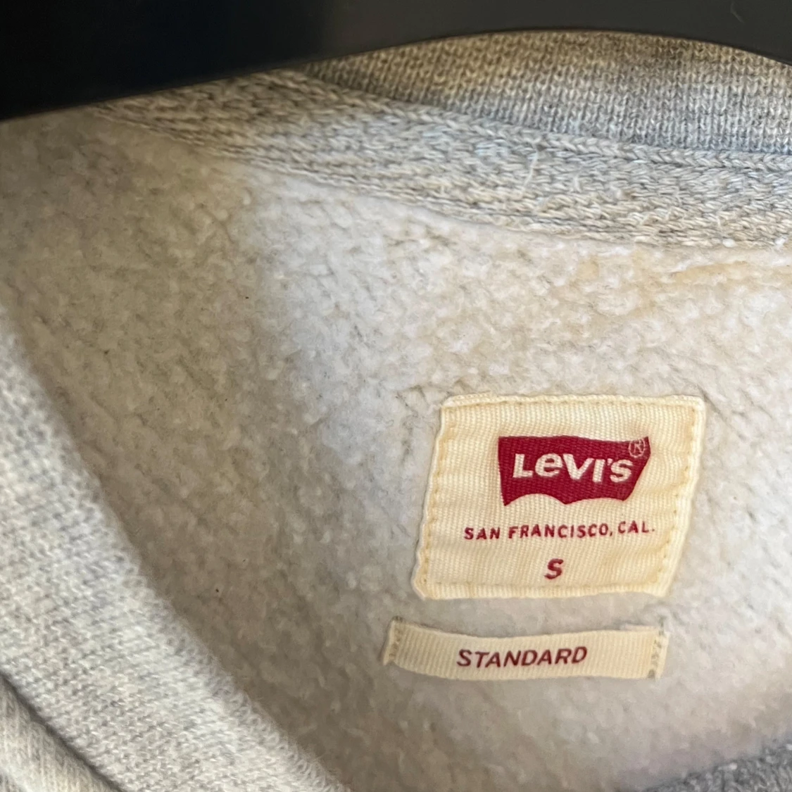 Grå sweatshirt från Levi's - 2