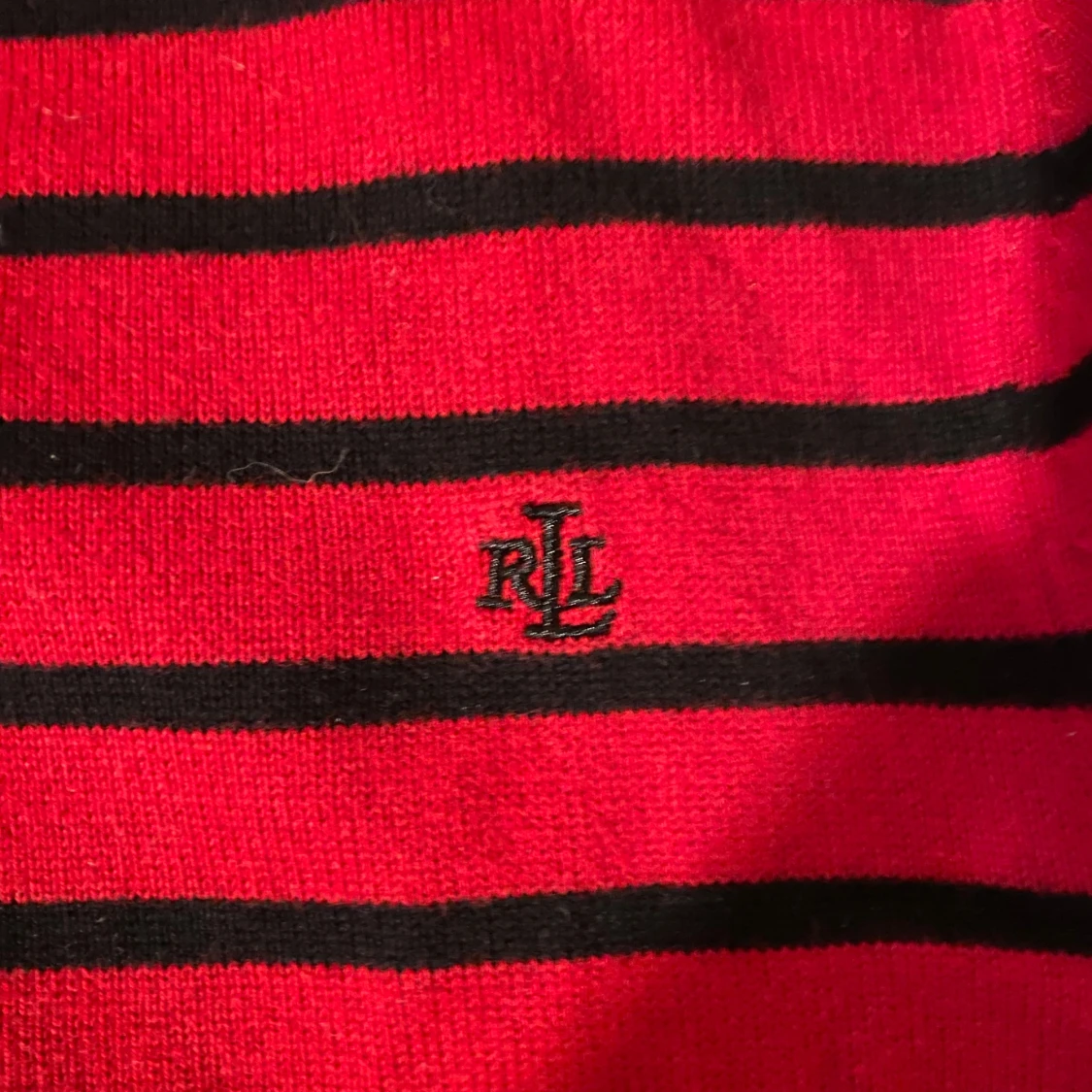 Röd och svart randig polotröja från Ralph Lauren - 1