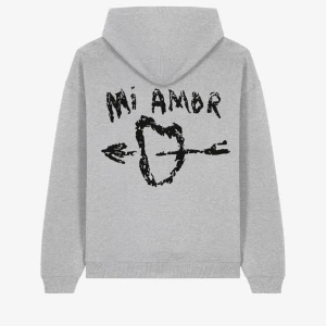Mi Amor hoodie - Säljer min gråa ni amor hoodie i storlek s. Super skönt material och sitter jätte najs. Köpt på Zalando för ca 1 år sen för ca 650kr. Bara fråga om ni vill ha mer info!