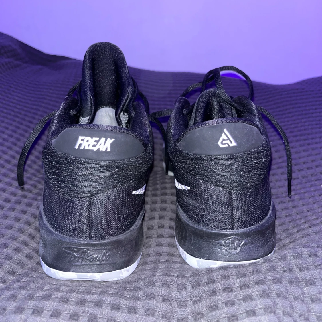 Svart Nike basketskor - 1