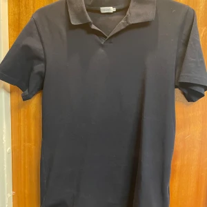 Filippa K piké - Passar för XS men även S. Slim fit.  Nypris 900 kr. Pris kan diskuteras