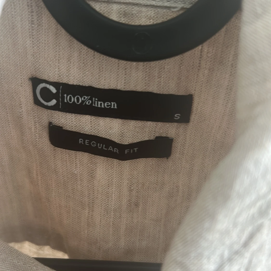 Beige linneskjorta med knappar - 2
