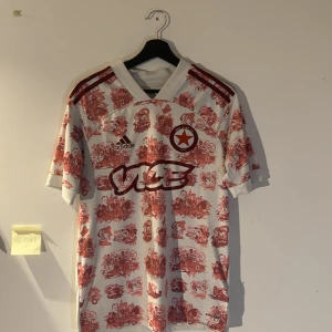 Red star tröja - Red star tröja i mycket bra skick