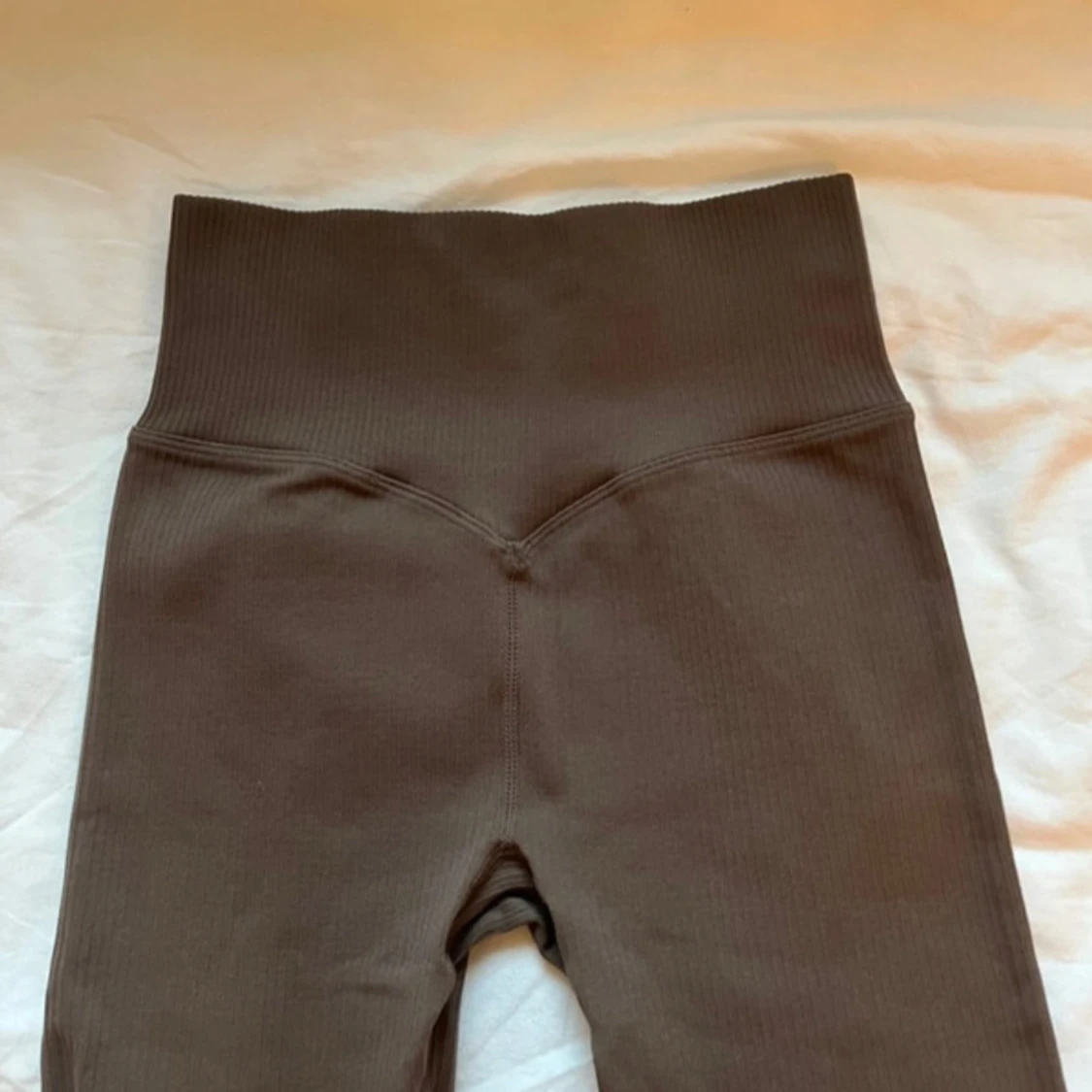 Bruna ribbade seamless leggings från New Apparel - 4