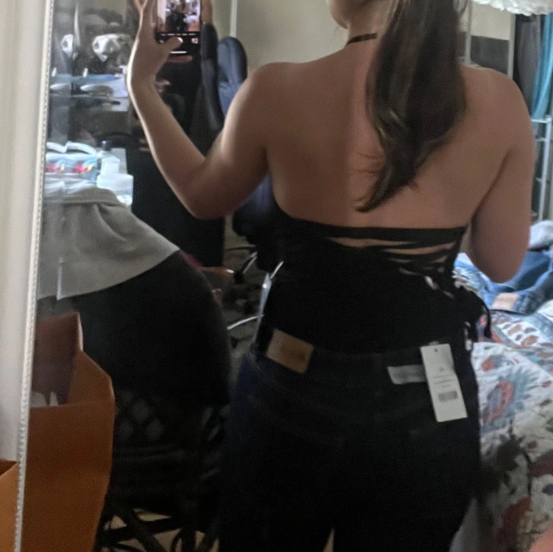 Svart croppad halterneck-linnetopp med knytband - 1