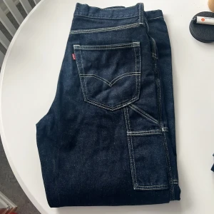 Levis carpenter jeans - Snygga jeans i rak modell. Passar mig bra som är 187.