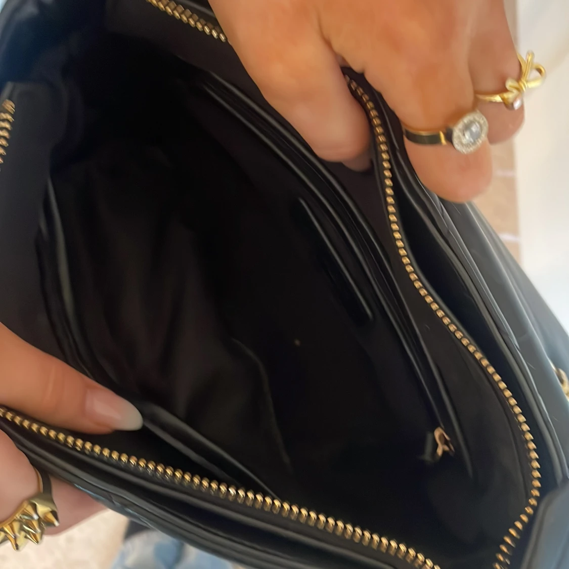 Svart quiltad axelväska från Valentino - 3