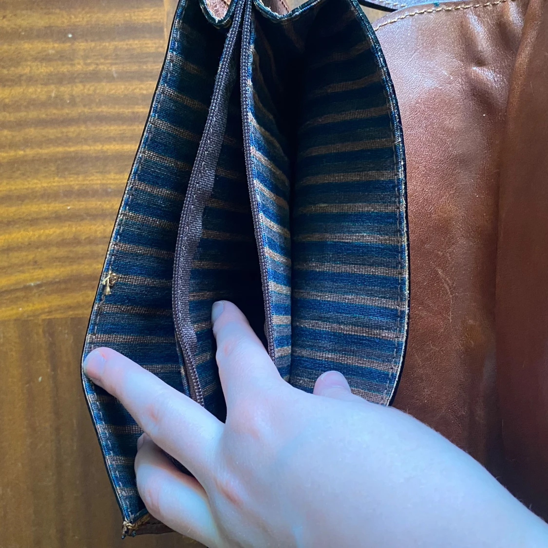 Brun axelväska i skinn - 2