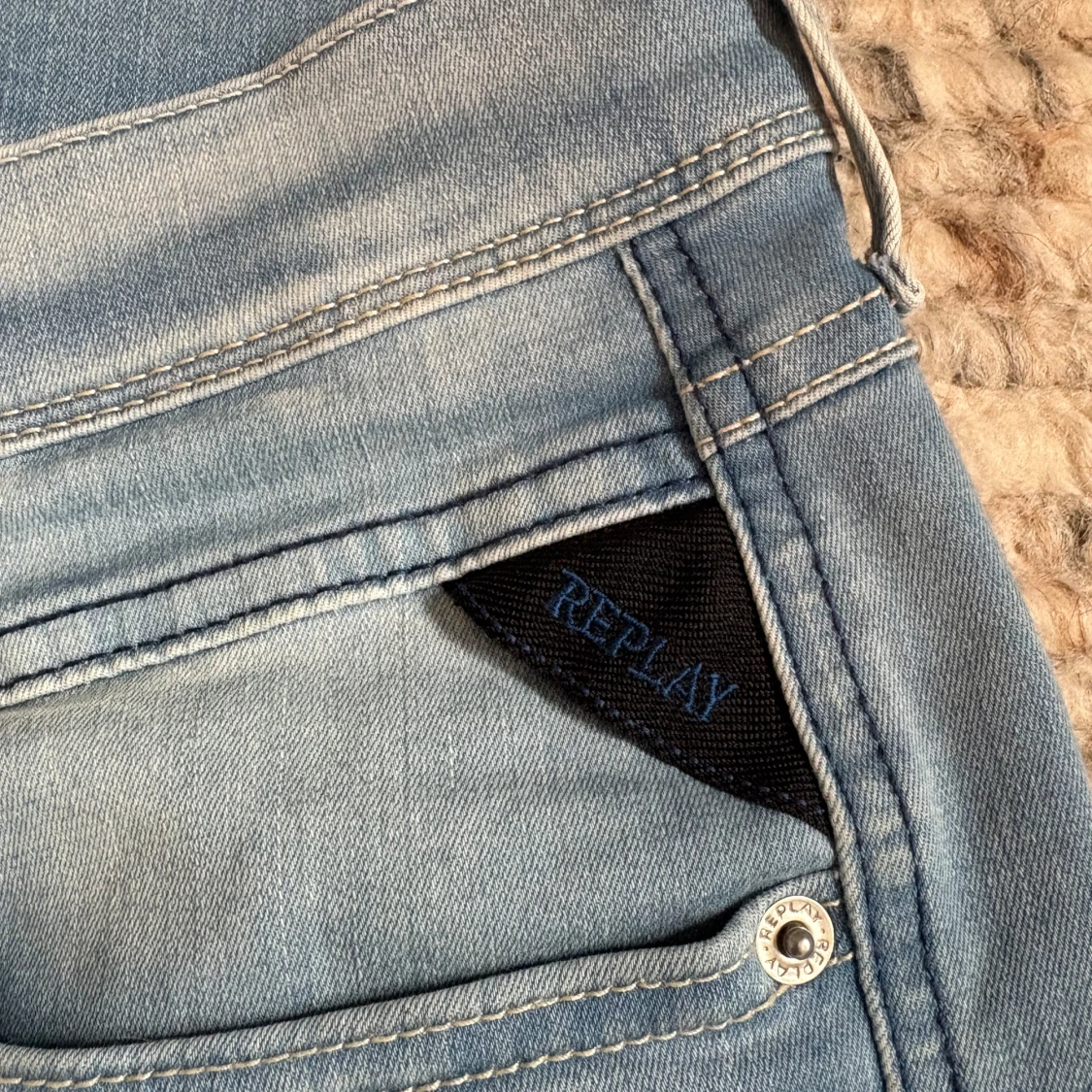 Ljusblå Replay Hyperflex Anbass jeans - 2