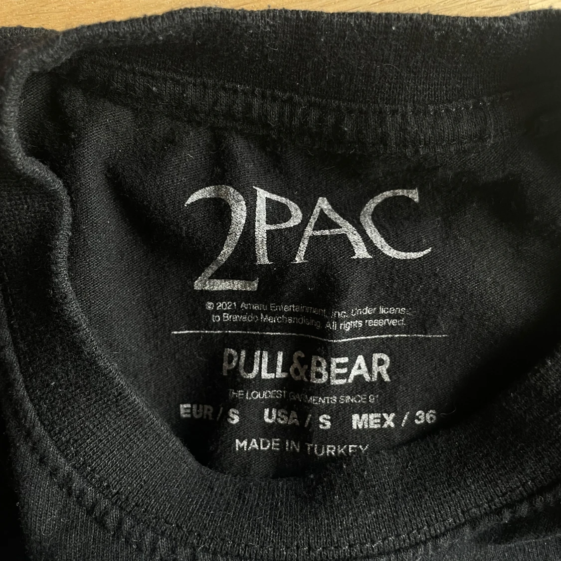 Svart Tupac t-shirt från Pull&Bear - 1