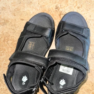 Sandaler  - Helt nya perfekt för vardagen eller vandring ❤️