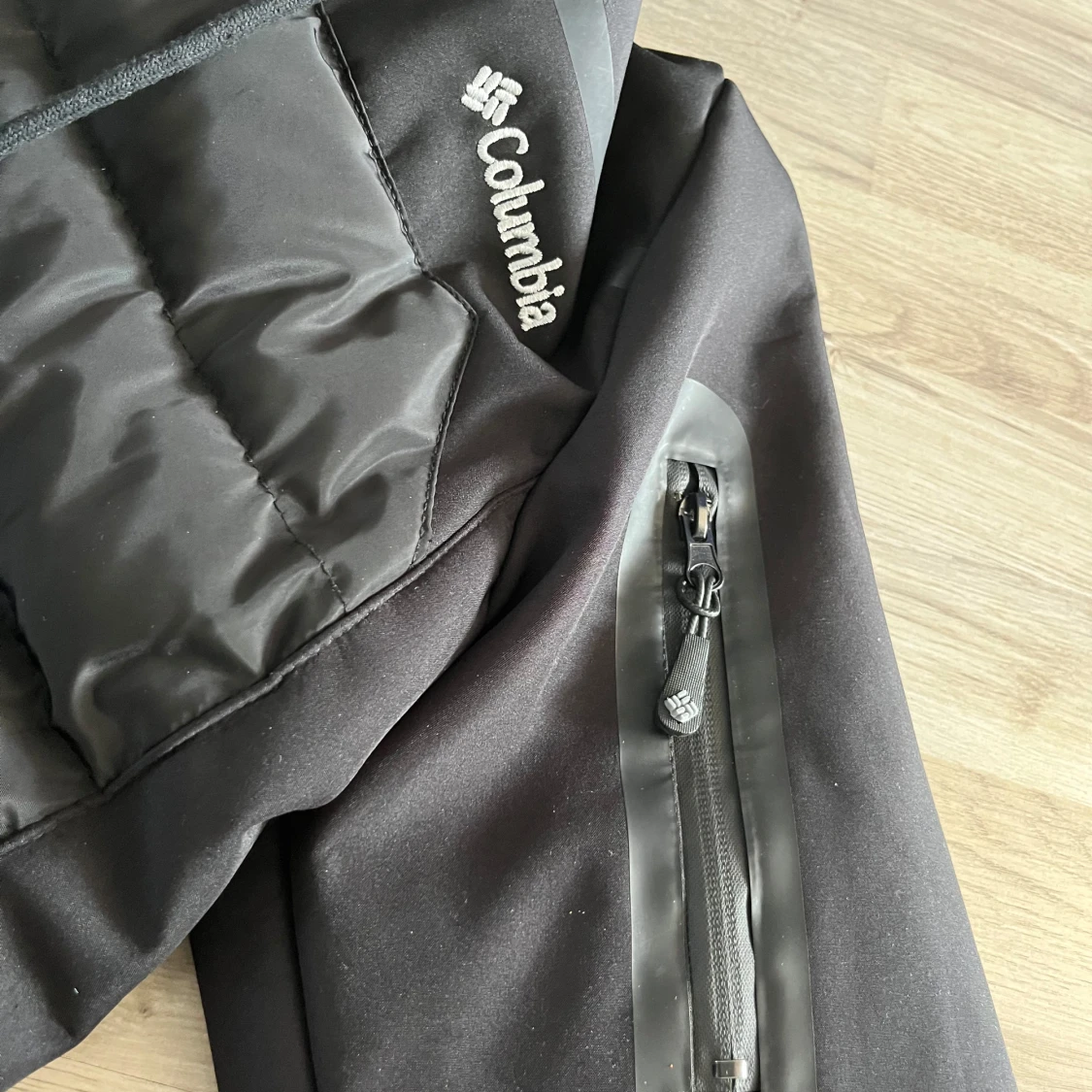 Svart pufferjacka från Columbia - 3