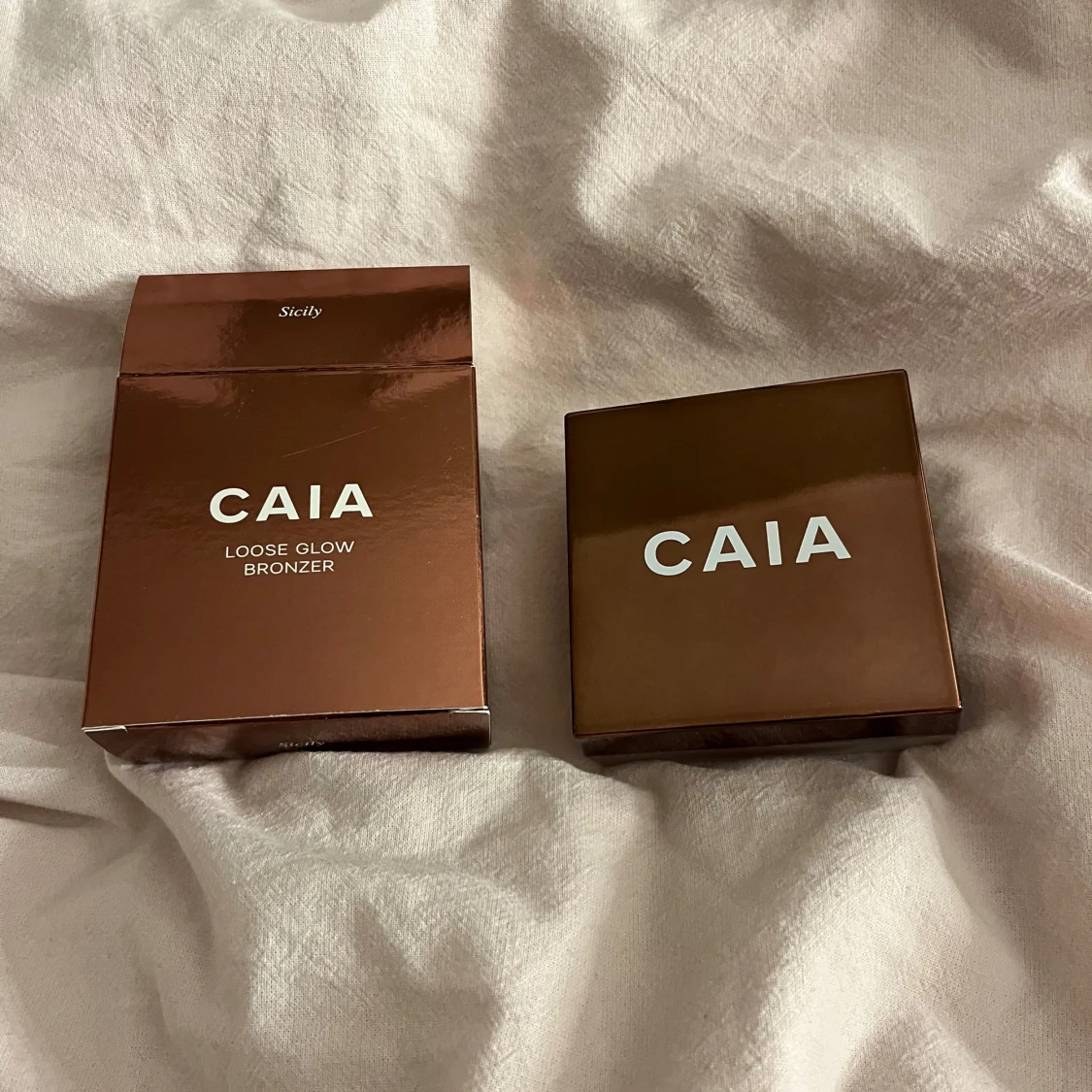Loose glow bronzer Caia
