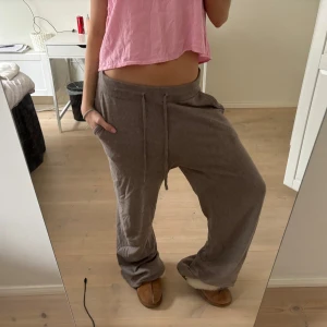 Mörk beiga Kashmir mjukis  - Super mysiga Kashmir myxor! Super användbara och dessutom snygga!