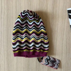 Mössa från Missoni - Färgglad mössa från MissoniXLindex! Perfekt till våren☀️