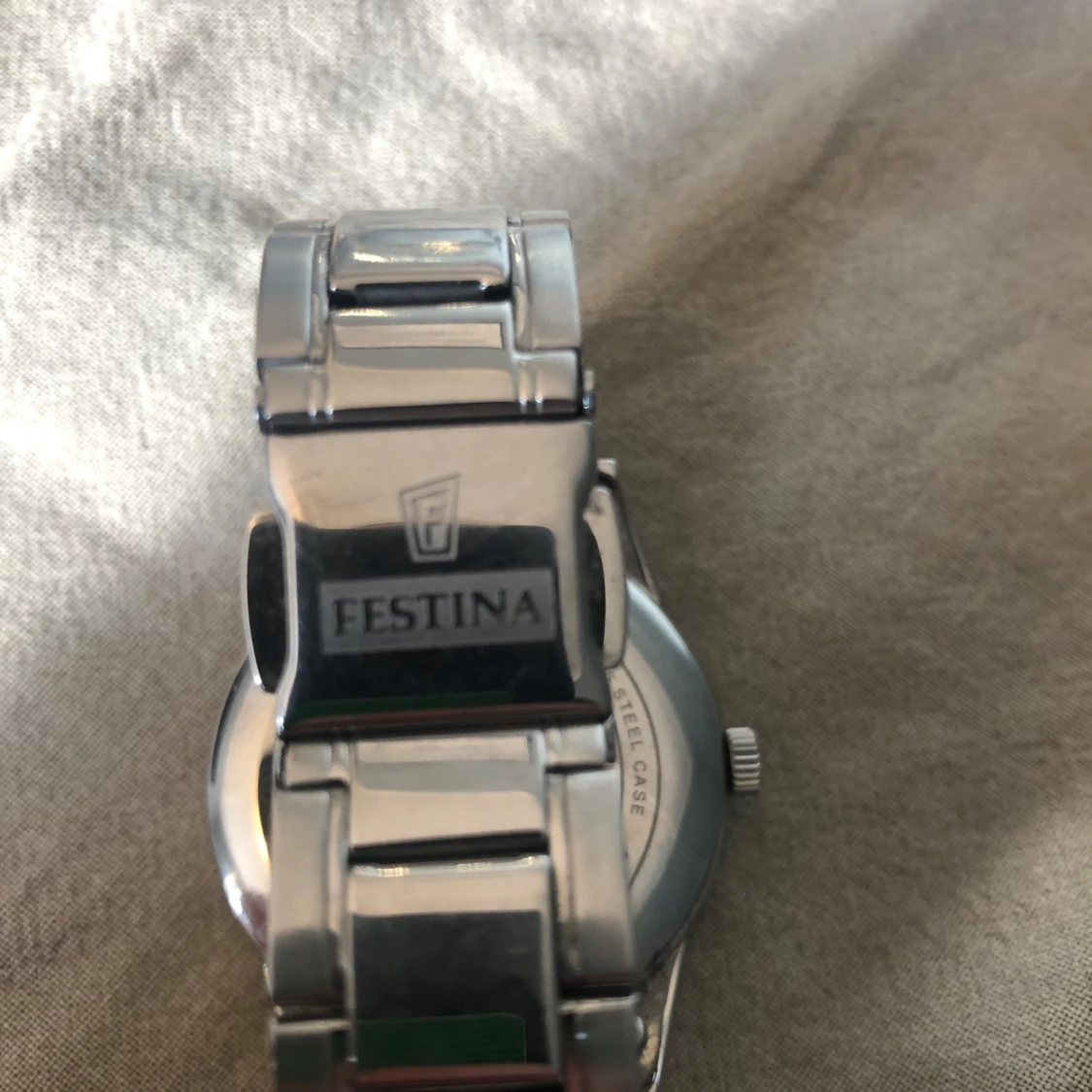 Silverfärgad klocka från Festina - 2