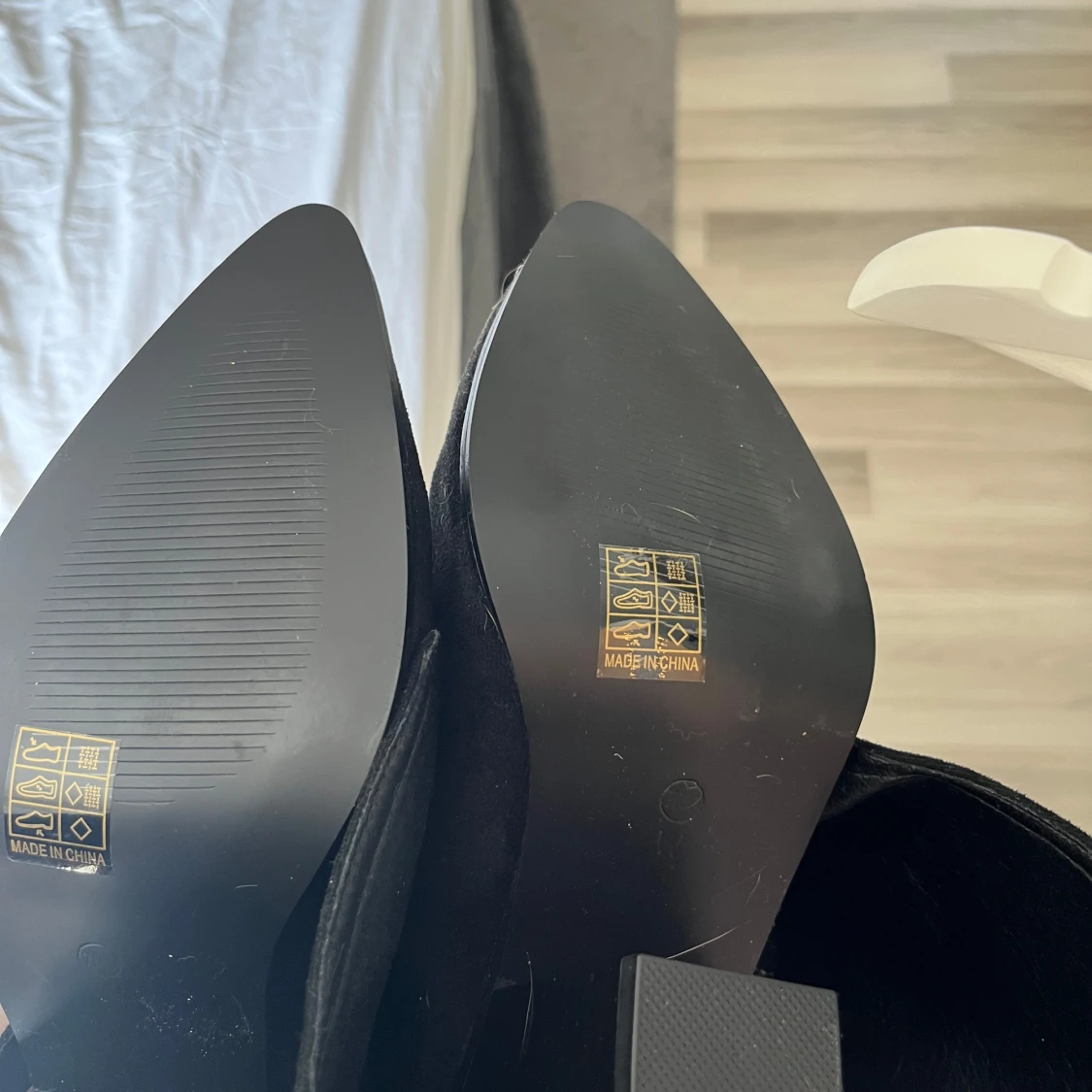 Svarta mockastövlar med spetsig tå - 4