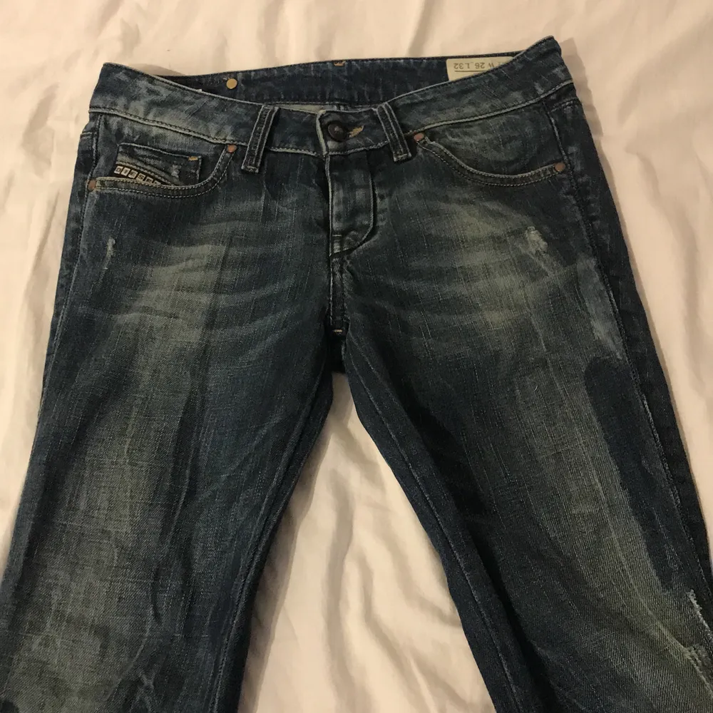 Supersnygga låga mörkblå skinny jeans från diesel. Har aldrig använt . Jeans & Byxor.
