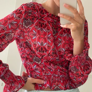 Top - Top från Gina tricot som aldrig använts Storlek S