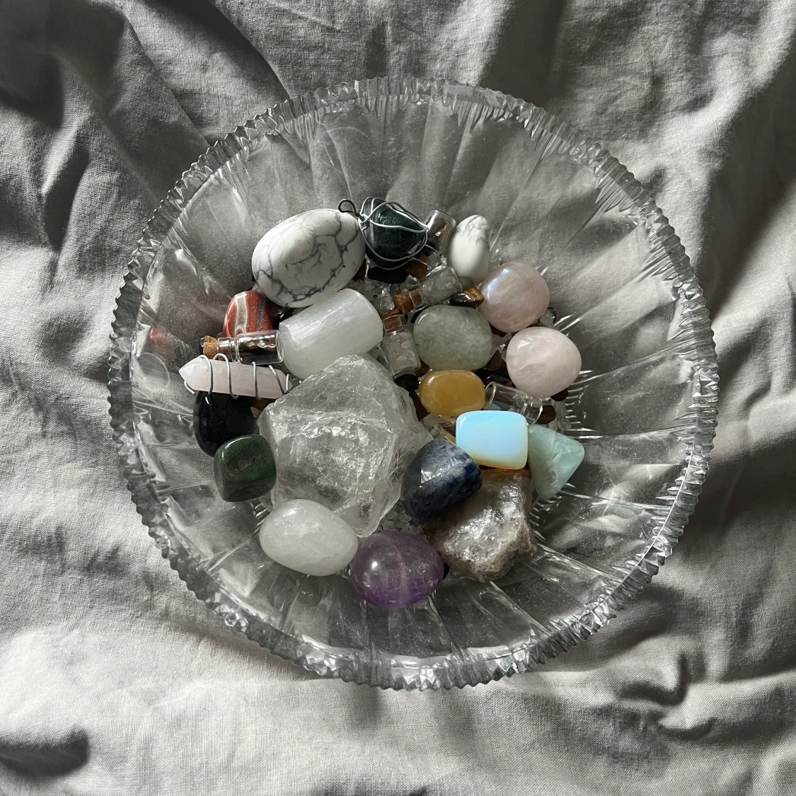 massa olika kristaller 