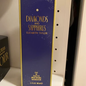 Parfym  - Parfym, oöppnad fick i present säljer vidare. 