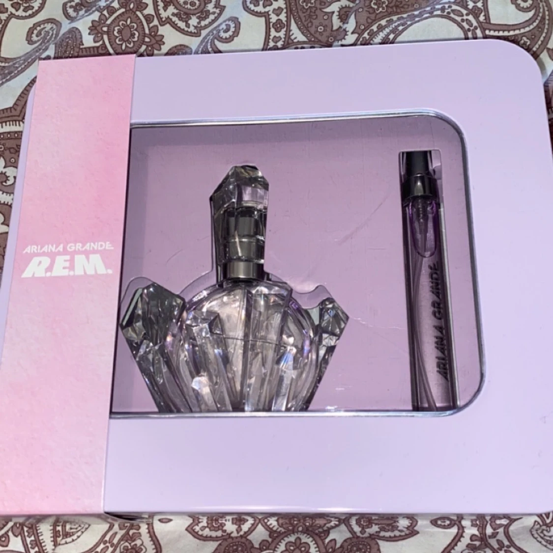 Ariana Grande parfym