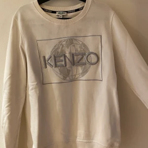 Kenzo tröja - Kenzo tröja i nyskick. Köpt för 2000kr.