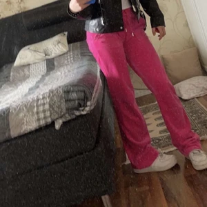 Juciy couture  - Juciy couture byxor rosa.  Använd fåtal gånger. Storlex xs 