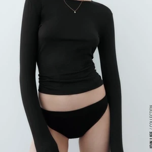 Svart tröja - Svart långärmad tröja från zara! De 