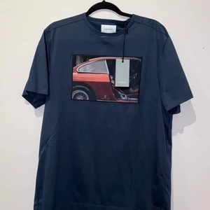 Limitato car tee - En helt ny, aldrig använd limitato tisha, storlek M. Har kvar kvittot från hemsidan ☺️