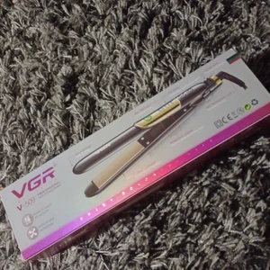 Helt ny Plattång  - Helt ny Plattång säljes Inte ens uttagen ur förpackningen. Så helt oanvänd. Har så otroligt många och denna blir bara liggandes. 220kr plus frakt. 