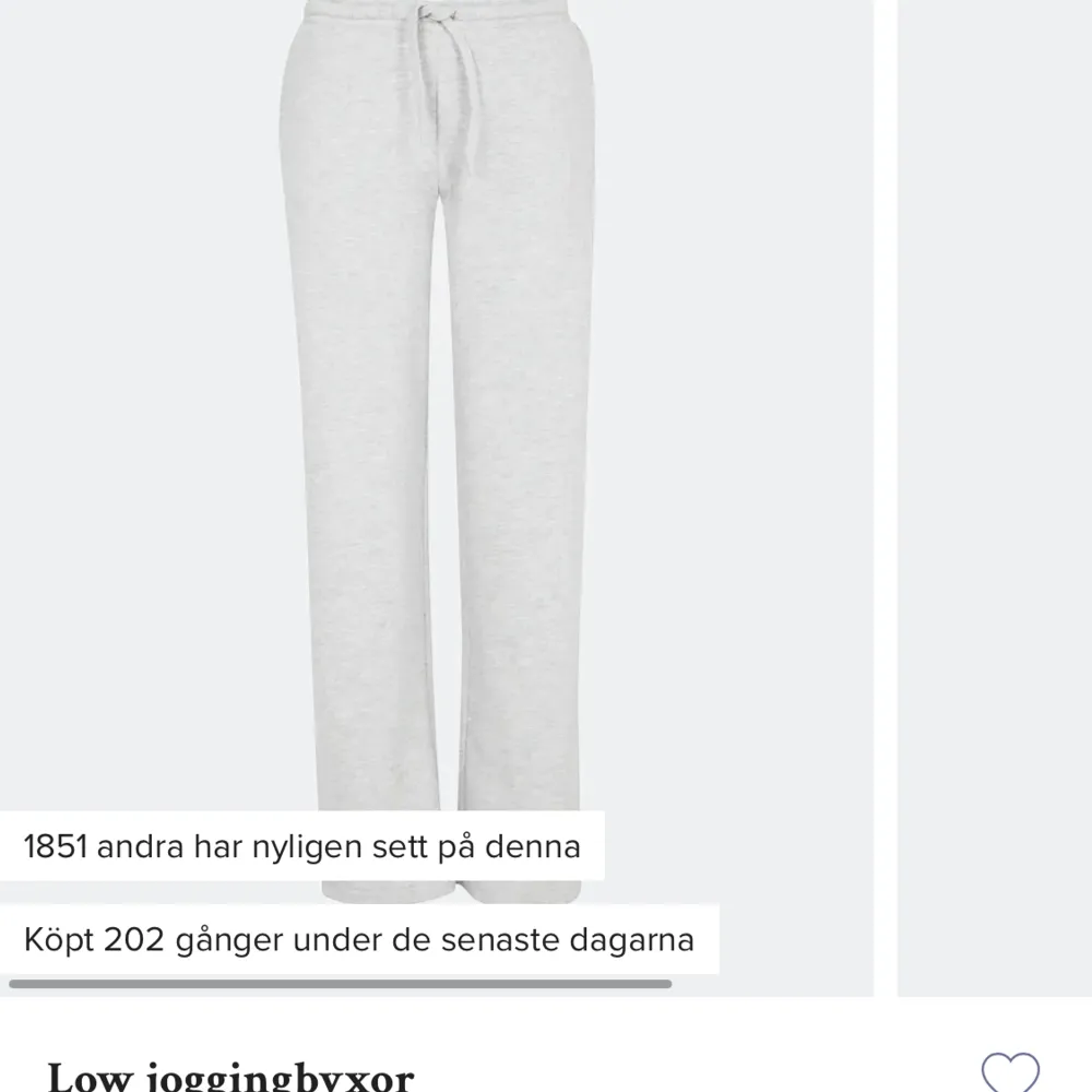 Hej! Säljer mina knappt använda poppis mjukisar från bikbok ✨ 250+frakt . Jeans & Byxor.