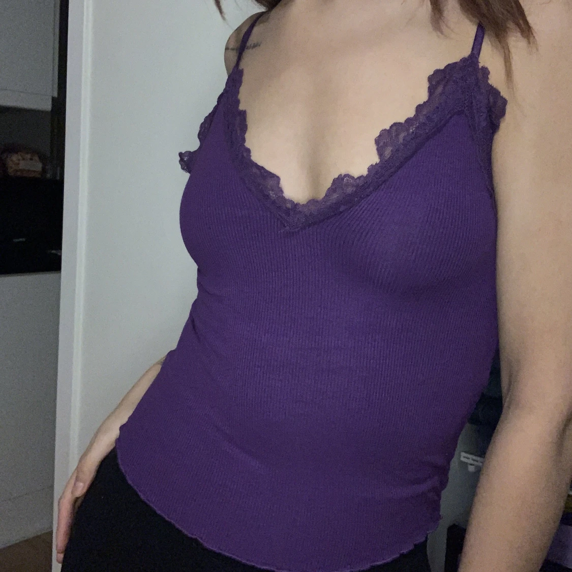 Linne med spets detalj